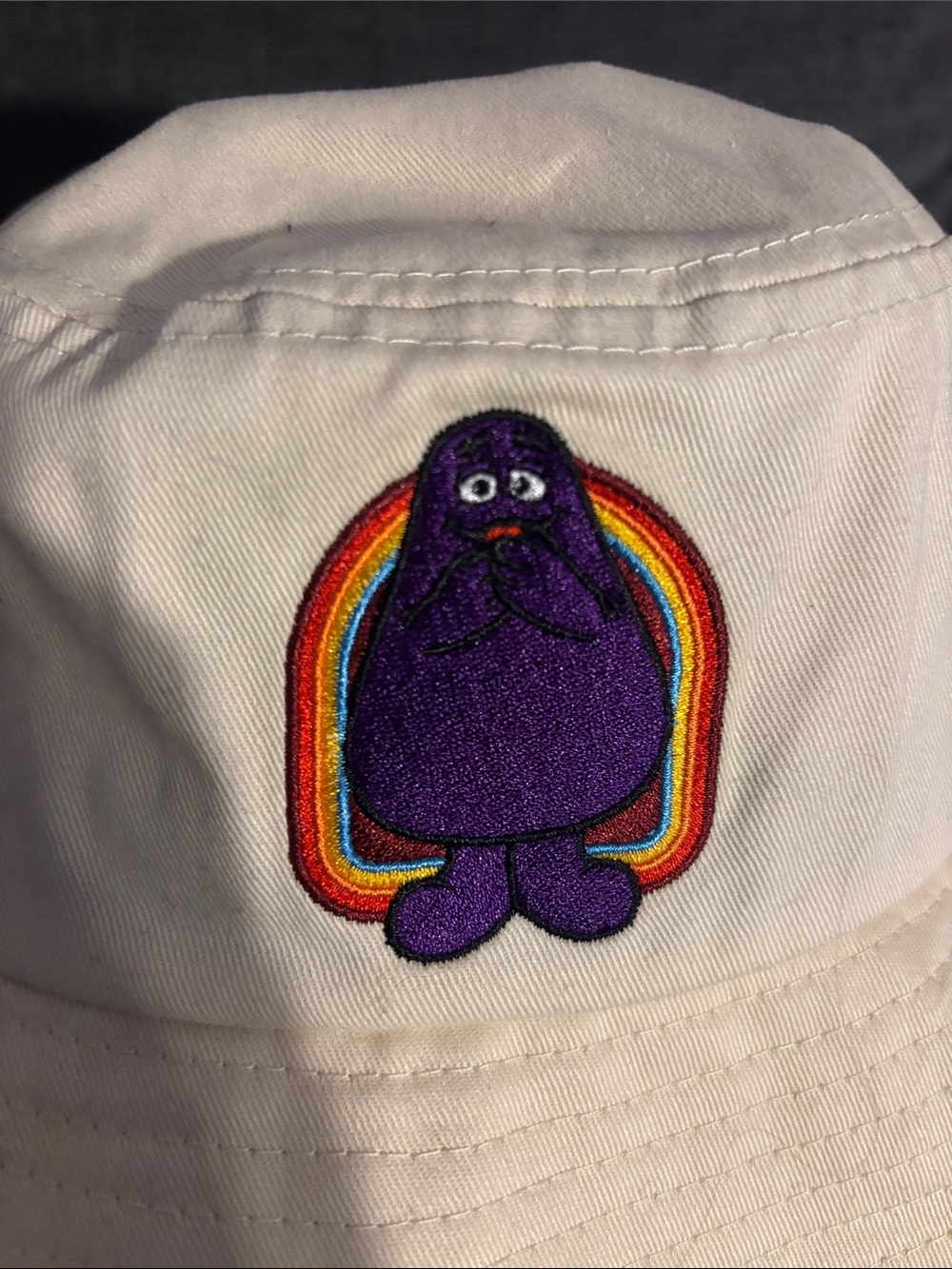 Beige bucket hat with Grimace Embroidery - Picture 2 of 3